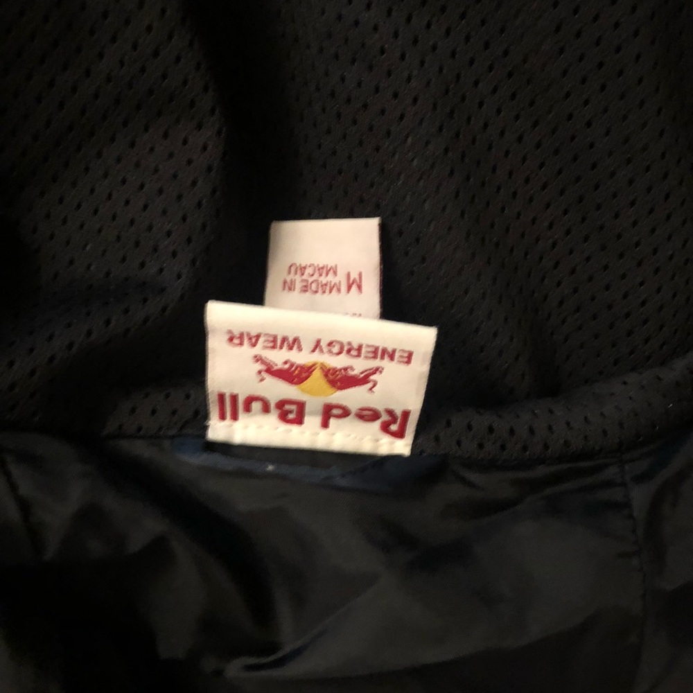 Red Bull SnowJacket - Picture 3 of 5